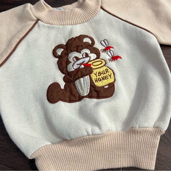 Vintage Montgomery Ward Infant Honey Bear Tan Sweatshirt Newborn 3-6 months - Picture 2 of 7